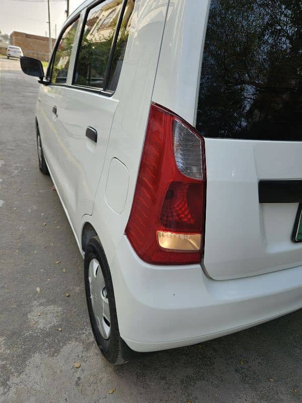 Suzuki Wagon R 2018 14