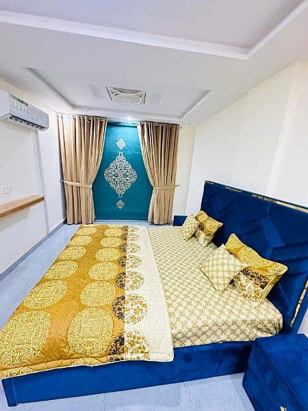 One bed luxury apartment for short stay like(3to4)hours in bahria town 1