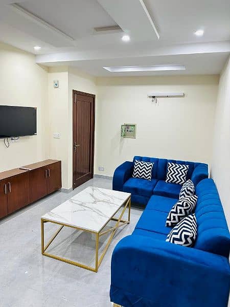 One bed luxury apartment for short stay like(3to4)hours in bahria town 3