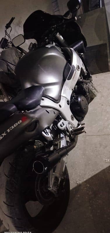 Suzuki hayabusa 1300cc 2