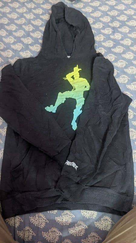 pre-loved item, 3 hoodie only for 909rs 3