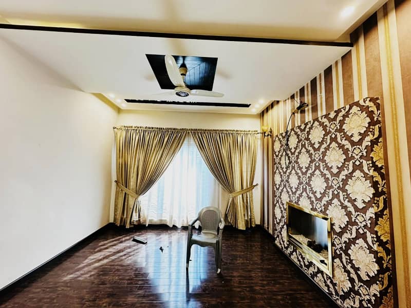 10 Marla House for sale in Paragon City imperial 6