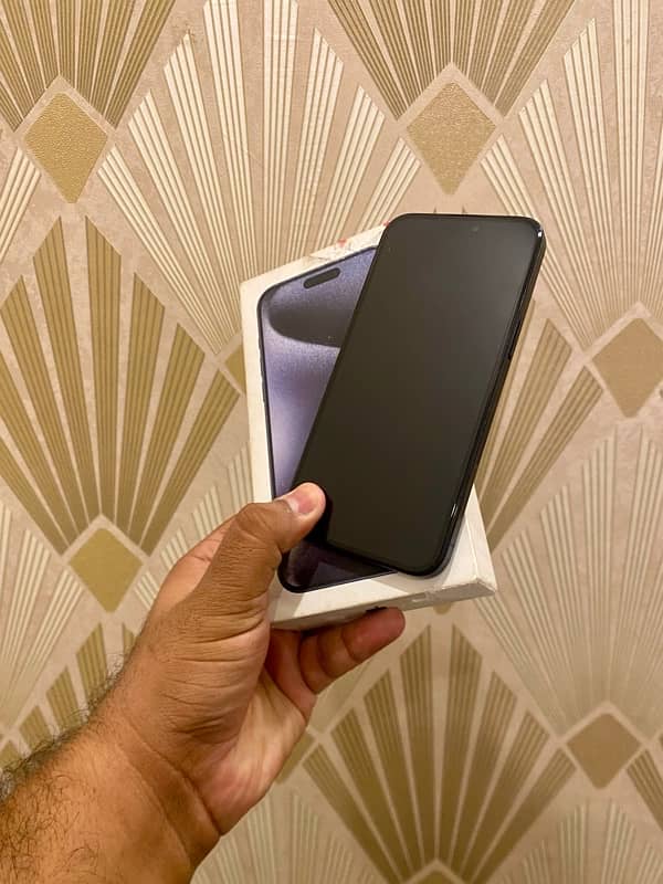 iPhone 15 Pro Max 256 GB 1