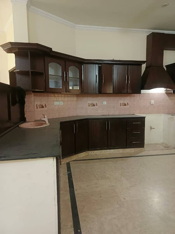 1 KANAL LOWER PORTION AVAILABLE FOR RENT IN VALANCIA HOUSING SOCIETY 10