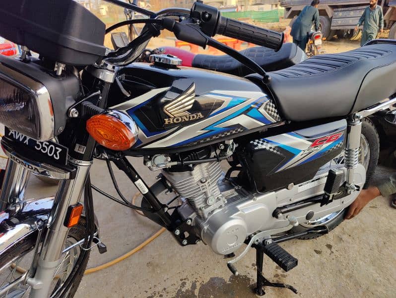 honda 125 25 Model black colour 1