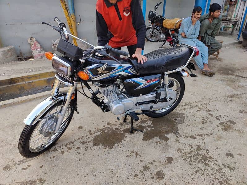 honda 125 25 Model black colour 8