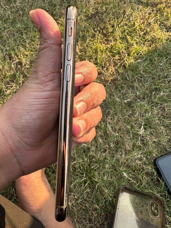 Iphone Xs Non Pta 10/10 Condition 3