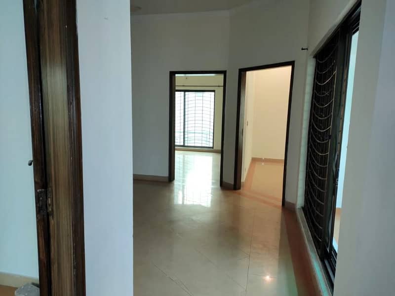 10 Marla Upper Portion On Top Location For Rent in DHA Phase 8 Lahore 3