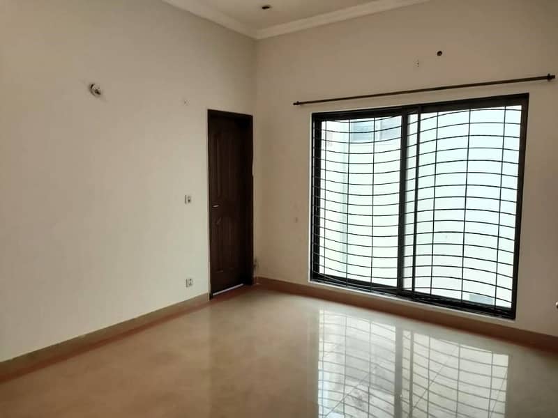 10 Marla Upper Portion On Top Location For Rent in DHA Phase 8 Lahore 5