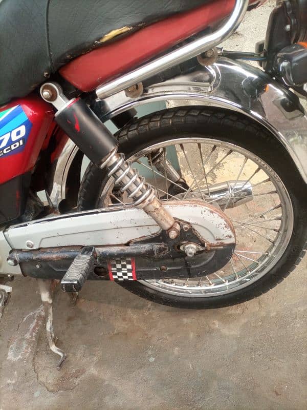 very urgent sale metro 70cc 6