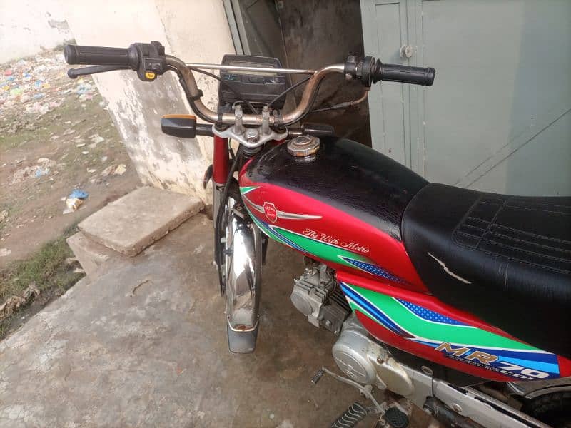 very urgent sale metro 70cc 8