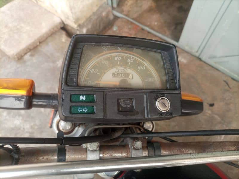 very urgent sale metro 70cc 9