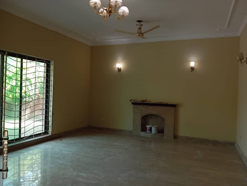 1 Kanal Beautiful Hot Location House With 5 Beds Is Available For Rent In DHA Phase 4 ,Lahore 3