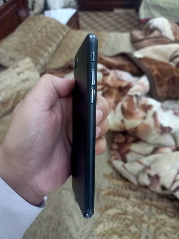 iPhone 7 pta approved totally functional 4