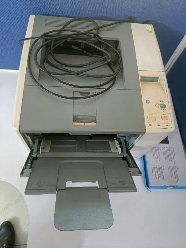 HP Laserjet p3005n 1