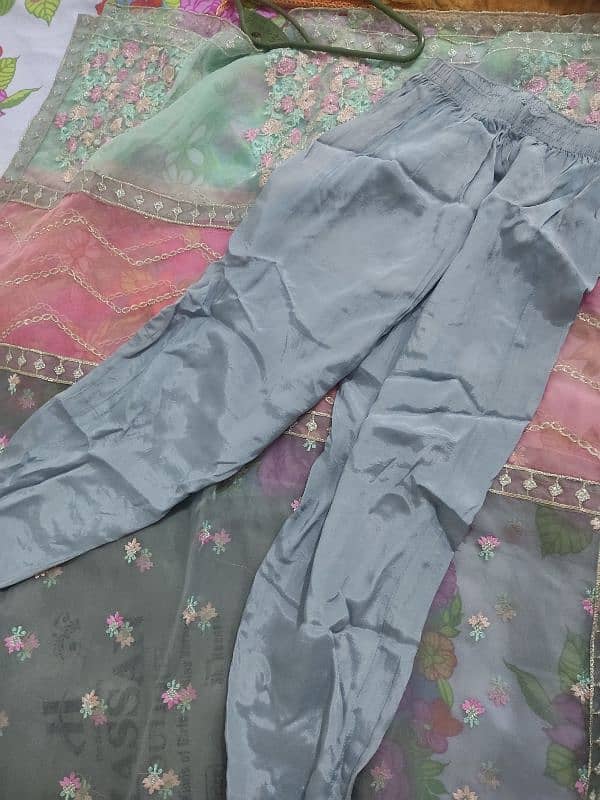 grey maxi 10