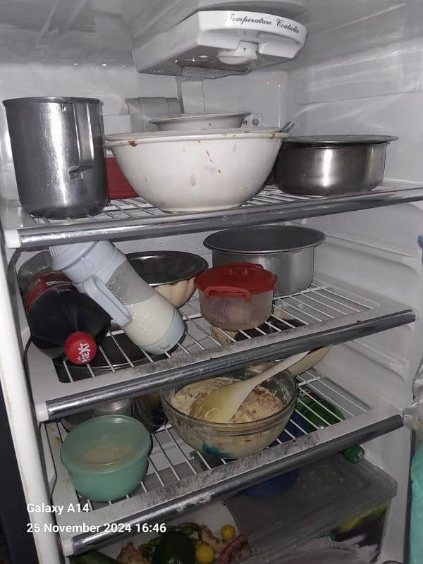 Fridge Sale in Working Condition 10/8 4