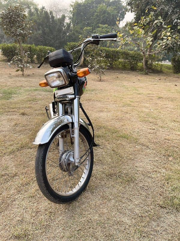 Honda CD 70 2021 4