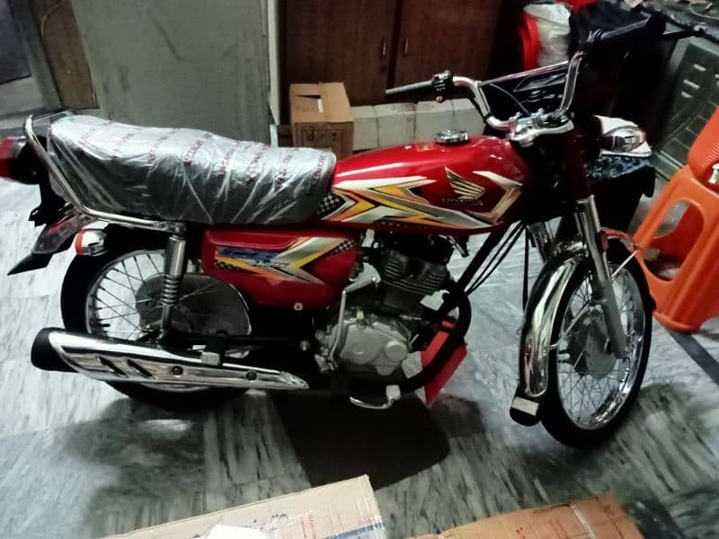 Honda 125 red clr 2025 model 2