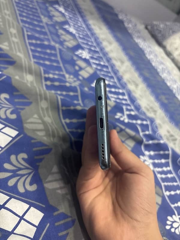 Huawei Y9s 6/128. Still in new condition 4