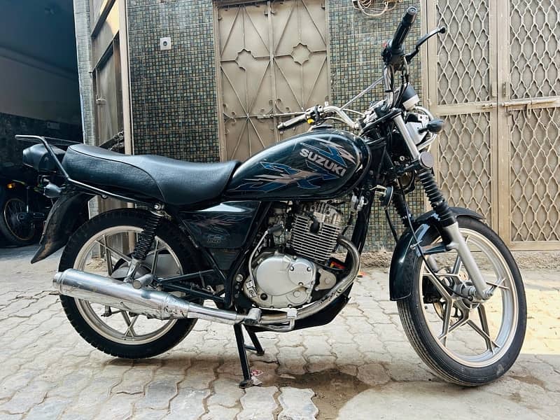 Suzuki GS 150 SE 3