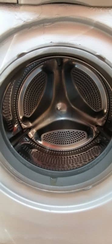 LG Fully Automatic Washing Machine 1