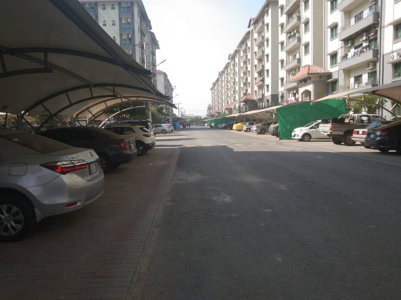 10 Marla Underground Parking 8th Floor Flat Available For Sale 0