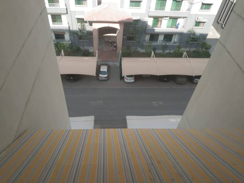 10 Marla Underground Parking 8th Floor Flat Available For Sale 12