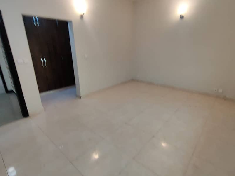 10 Marla old building Flat 7th Floor Available for sale 22