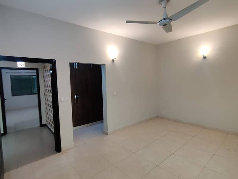 10 Marla old building Flat 7th Floor Available for sale 27