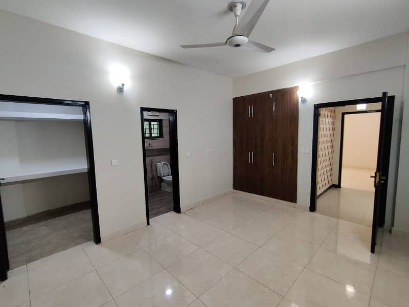 10 Marla old building Flat 7th Floor Available for sale 29