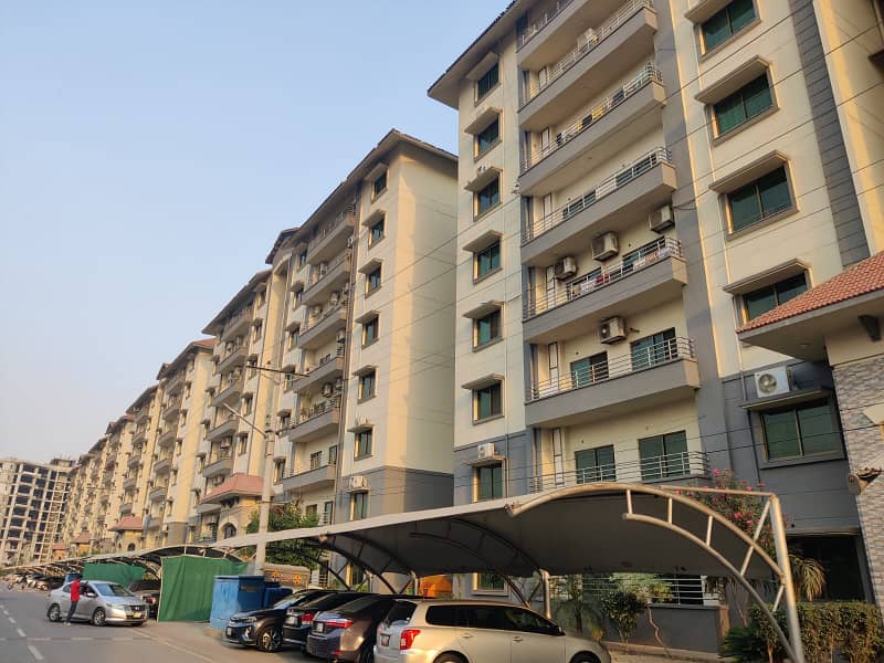 10 Marla old building Flat 6th Floor Available for sale 36