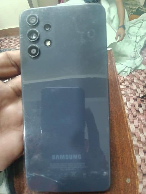 Samsung A32.   Ram 6/128 6