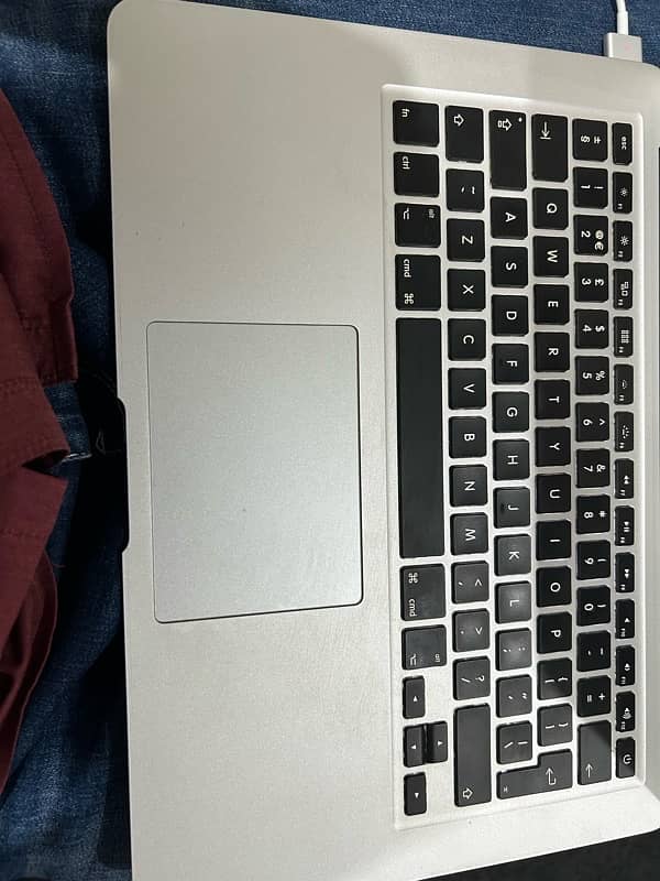 Macbook Air 2012 4/128gb 1