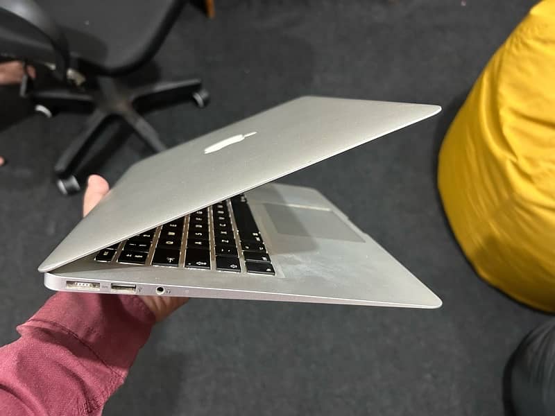 Macbook Air 2012 4/128gb 6