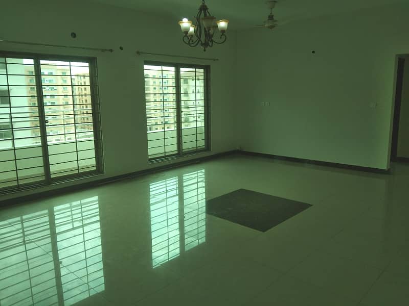 10 Marla Old Building Flat 6th Floor Available For Sale 19