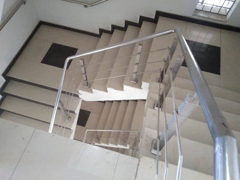 10 Marla Old Building Flat 6th Floor Available For Sale 44