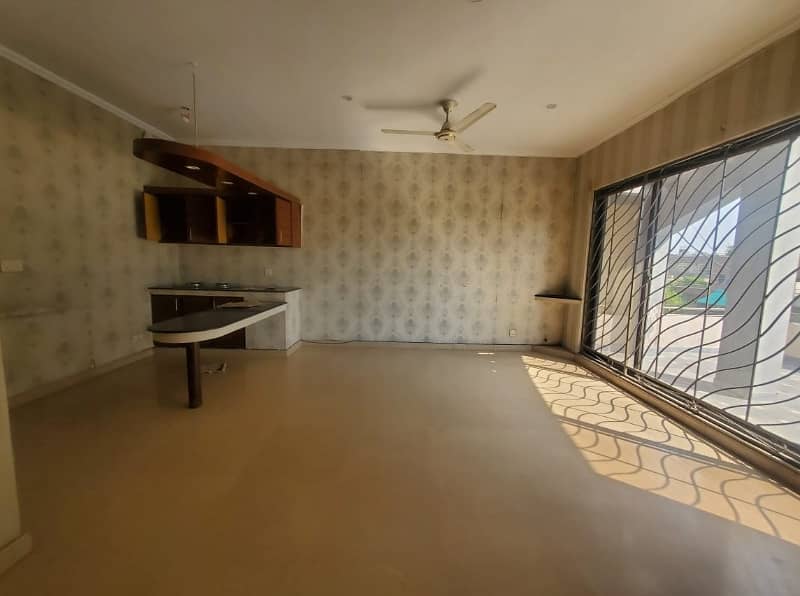 10 Marla Upper Portion For Rent In DHA Phase 1,Block D, Lahore. 4