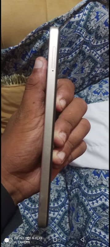 infinix smart 8  daba charger ok h finger print work nhi krta 0