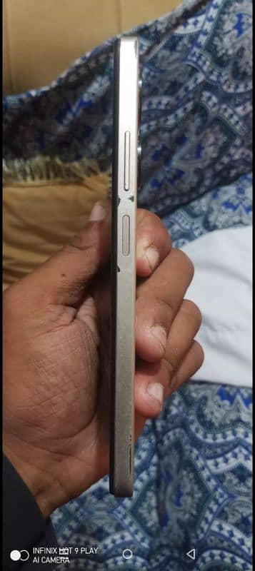 infinix smart 8  daba charger ok h finger print work nhi krta 2