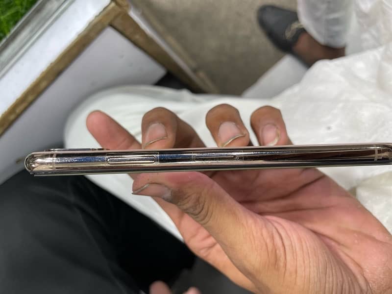 iphone xs pta approved 1