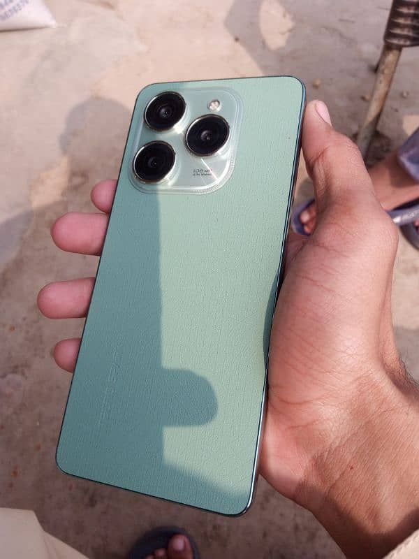 Tecno spark 20 pro 0