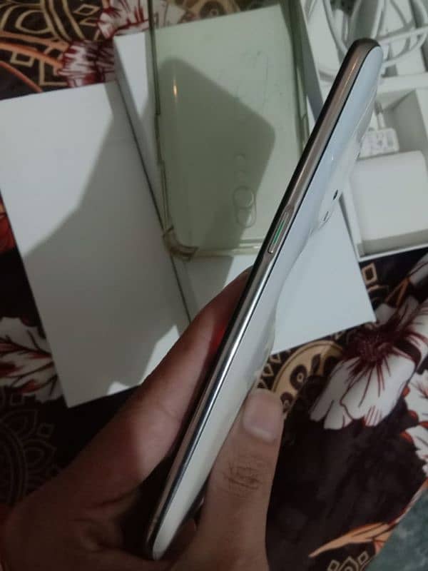 Oppo Reno z 256Gb+6Gb, touch or back thori si tuti ha. 0329-7233700 7