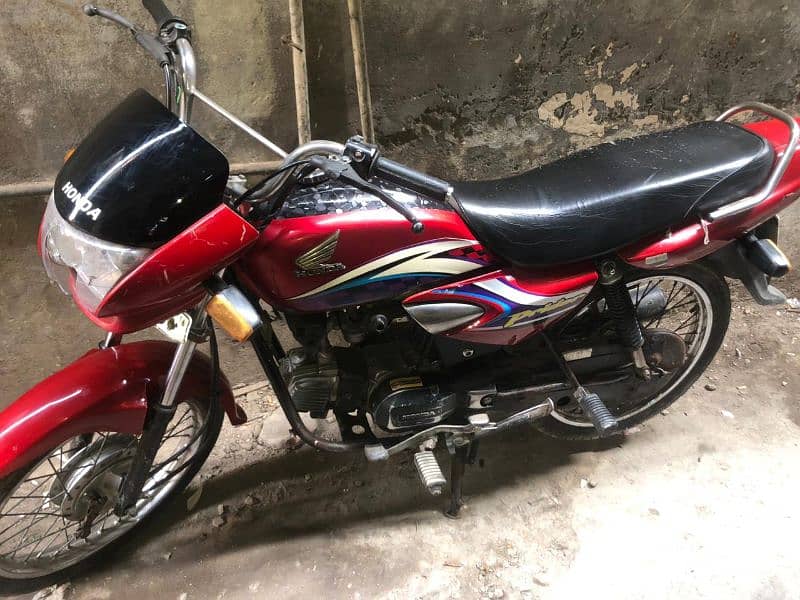 Honda pridor 100cc 2016 0