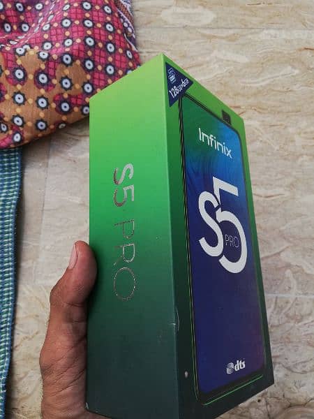 Infinix s5 pro 6/128 9