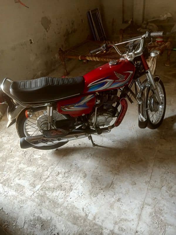 ma apna Honda 125 sel karna chahta hun 1