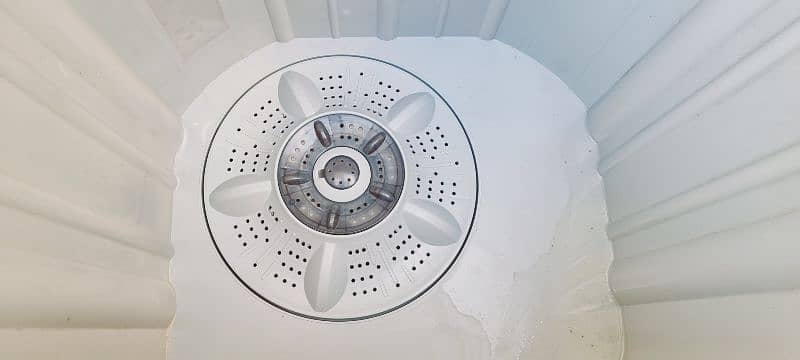 12 k. g Boss washing machine goid condition 1