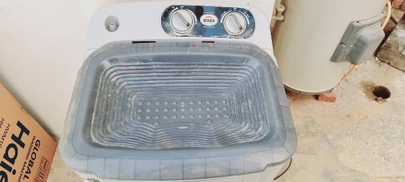 12 k. g Boss washing machine goid condition 3