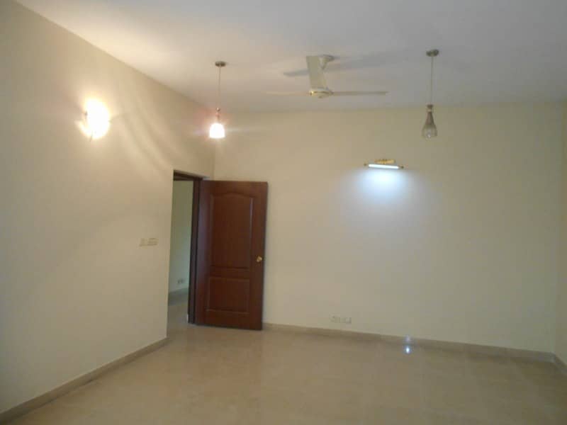 10 Marla 4 Bedrooms House Fully Tiled For Rent Sector-B Askari-10 Lahore 0