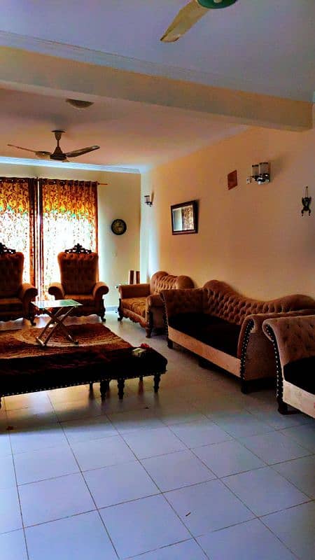 P10 A furnished villa for rent in Bahria town karachi. 1